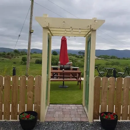 Дом отдыха Entire House To Rent Omeath O Meith