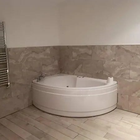 Дом отдыха Entire House To Rent Omeath O Meith