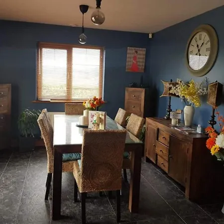 Entire House To Rent Omeath Дом отдыха